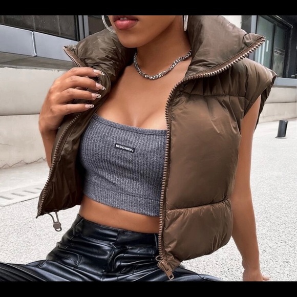 Sleeveless puffer - Picture 3 of 4